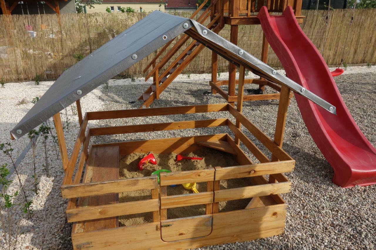 La Familia Διαμέρισμα Štúrovo Εξωτερικό φωτογραφία
